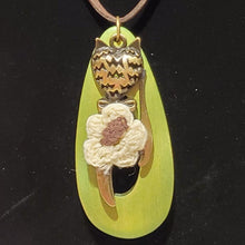 Load image into Gallery viewer, Adorable Kitten Cat Pendant Green Necklace